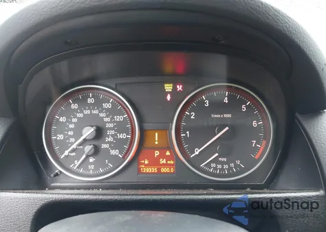 2013 BMW X1 xDrive28I из США, поврежденный, VIN WBAVL1C57DVR86059